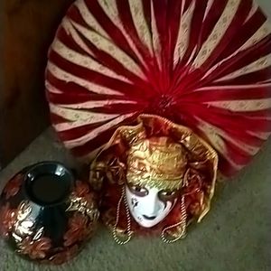 Home Decor (pillow/vase/wall mask)